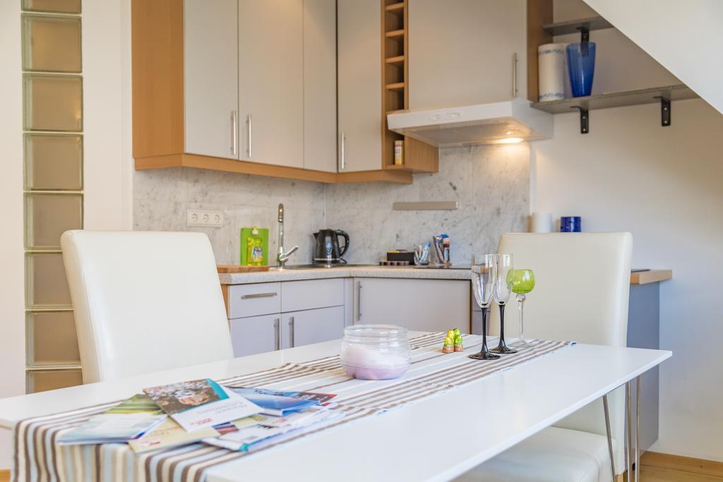 Maisonette Apartment Am Bahnhof - Adults Only Innsbruck Bagian luar foto