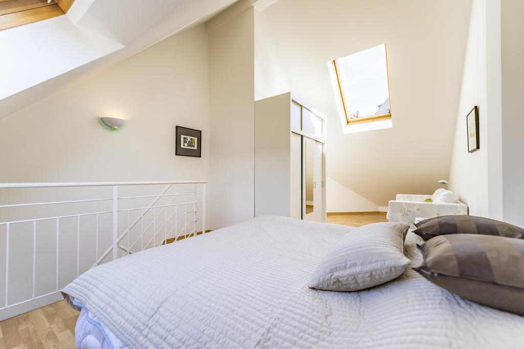 Maisonette Apartment Am Bahnhof - Adults Only Innsbruck Bagian luar foto