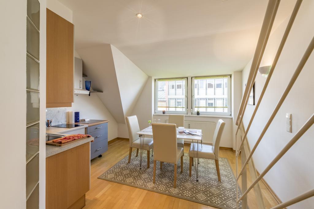 Maisonette Apartment Am Bahnhof - Adults Only Innsbruck Bagian luar foto