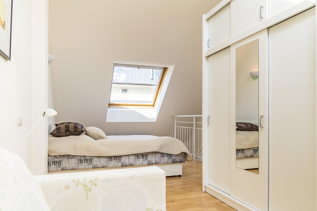 Maisonette Apartment Am Bahnhof - Adults Only Innsbruck Bagian luar foto