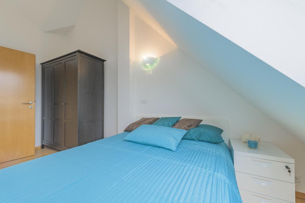 Maisonette Apartment Am Bahnhof - Adults Only Innsbruck Bagian luar foto