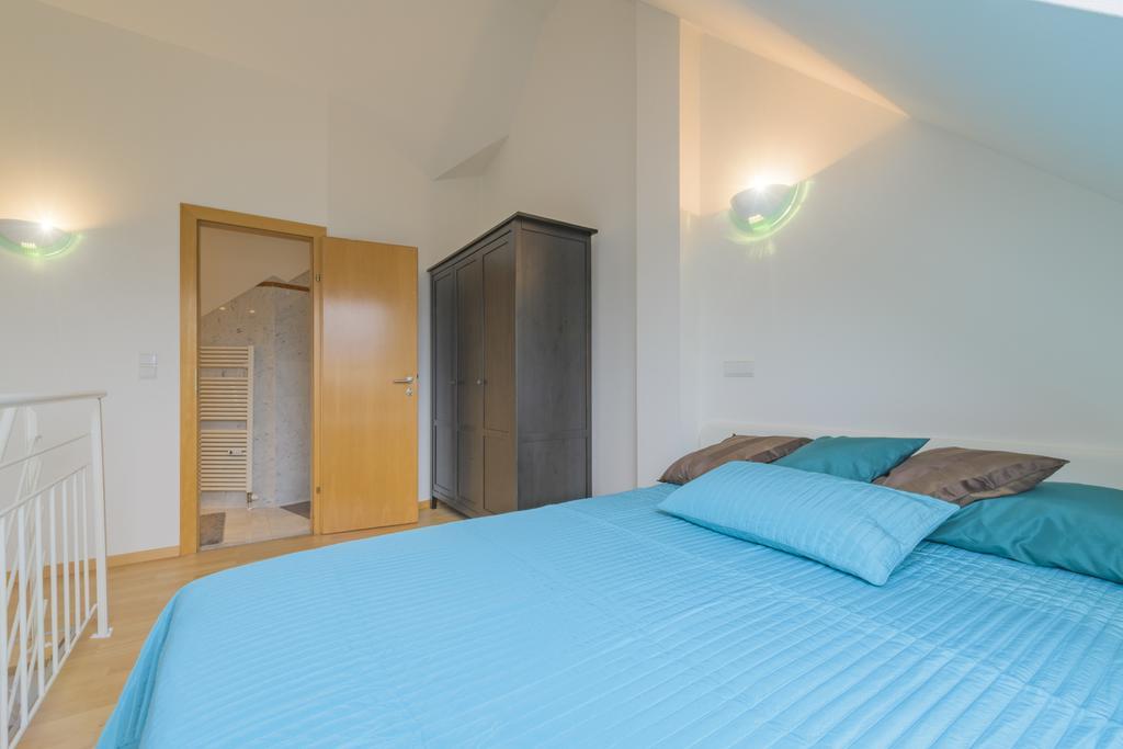 Maisonette Apartment Am Bahnhof - Adults Only Innsbruck Bagian luar foto