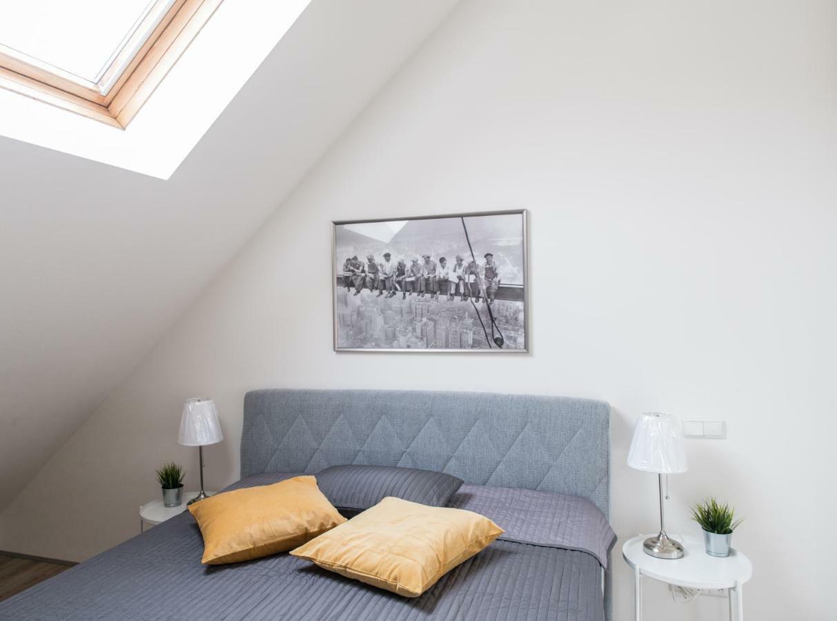 Maisonette Apartment Am Bahnhof - Adults Only Innsbruck Bagian luar foto