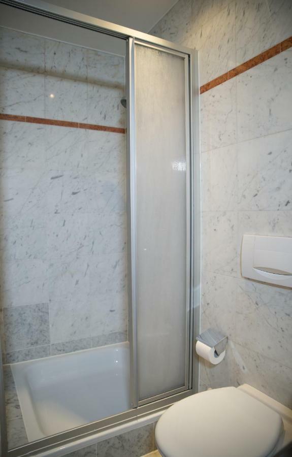 Maisonette Apartment Am Bahnhof - Adults Only Innsbruck Bagian luar foto