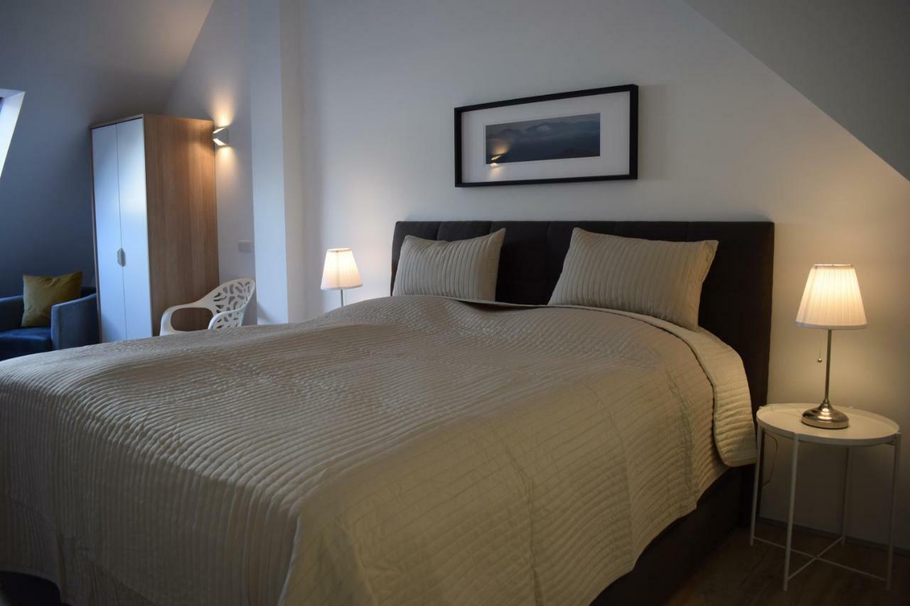 Maisonette Apartment Am Bahnhof - Adults Only Innsbruck Bagian luar foto