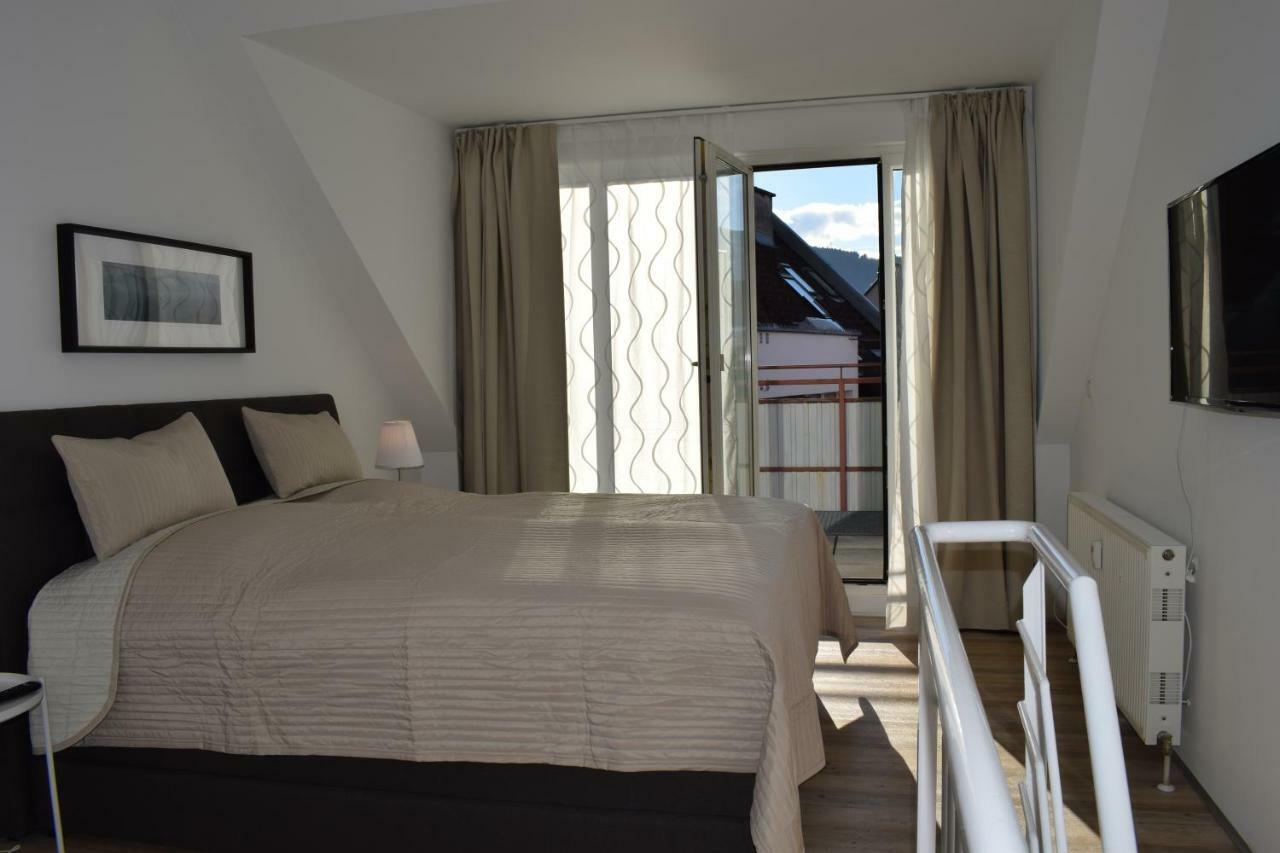 Maisonette Apartment Am Bahnhof - Adults Only Innsbruck Bagian luar foto