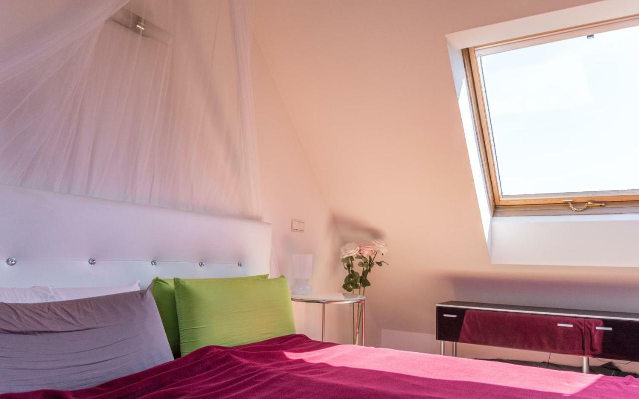 Maisonette Apartment Am Bahnhof - Adults Only Innsbruck Bagian luar foto