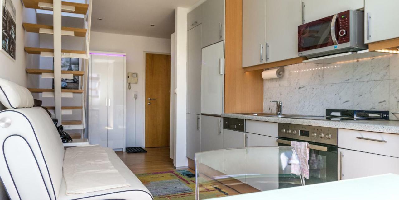Maisonette Apartment Am Bahnhof - Adults Only Innsbruck Bagian luar foto