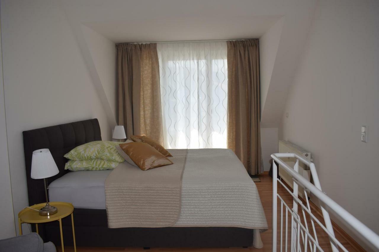 Maisonette Apartment Am Bahnhof - Adults Only Innsbruck Bagian luar foto
