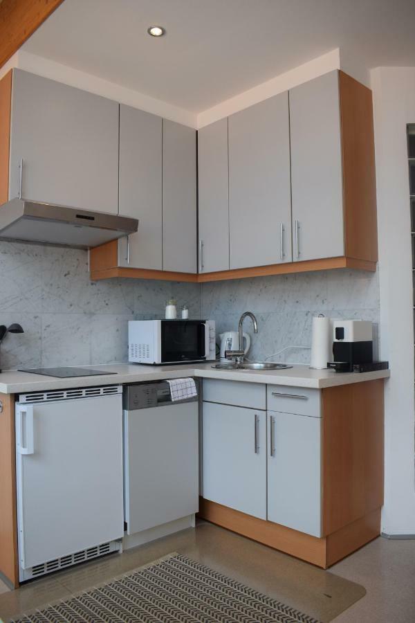 Maisonette Apartment Am Bahnhof - Adults Only Innsbruck Bagian luar foto
