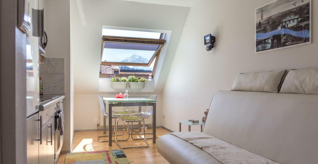 Maisonette Apartment Am Bahnhof - Adults Only Innsbruck Bagian luar foto